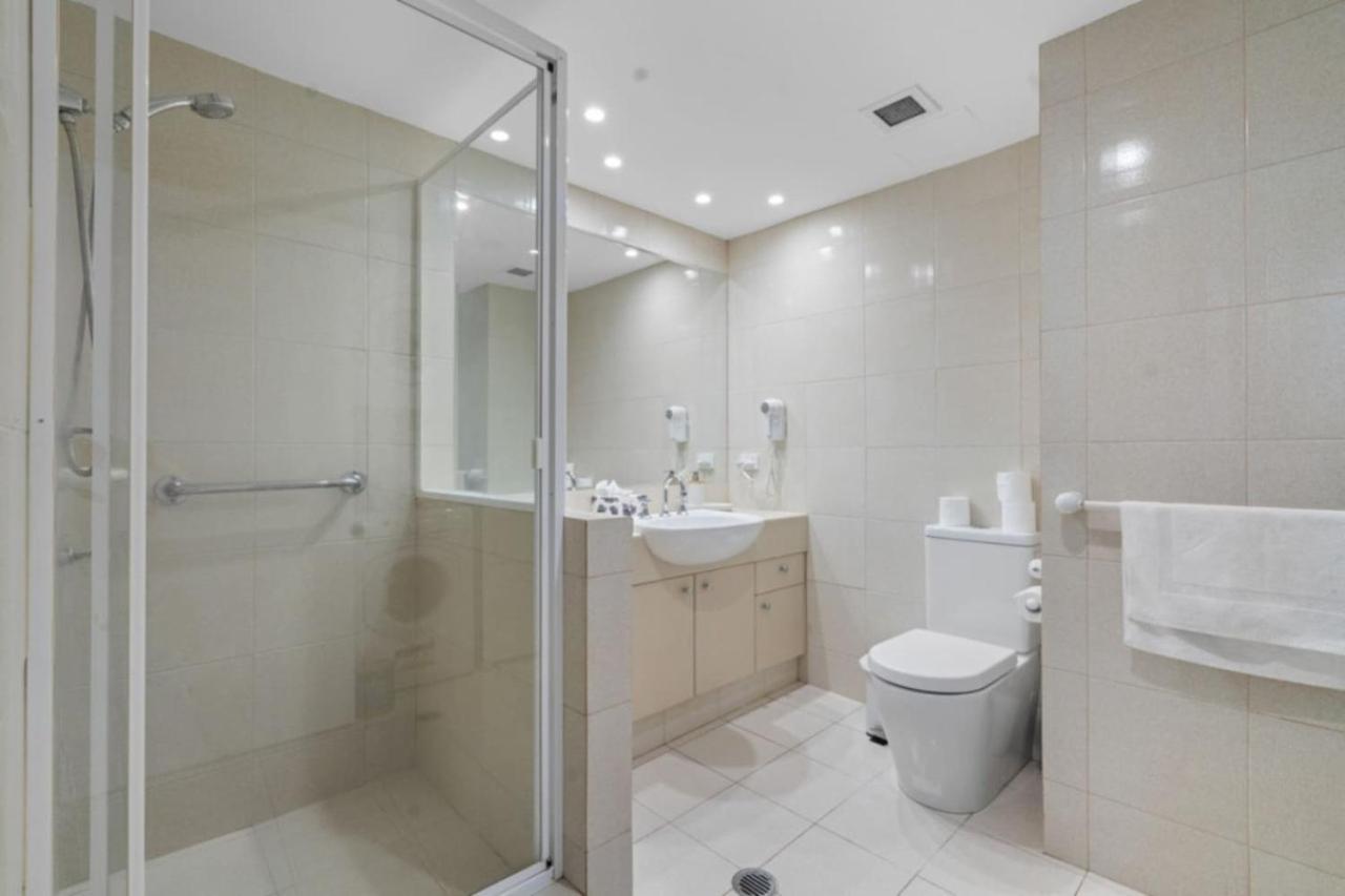 The Ballah - Surfers High Floor 2 Bedroom Ocean View Unit With Parking Pool Gym * Gold Coast