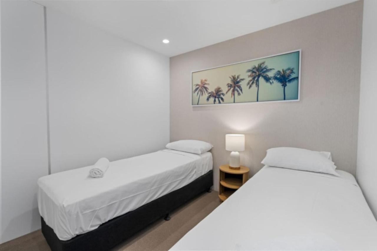 Apartment The Ballah - Surfers High Floor 2 Bedroom Ocean View Unit With Parking Pool Gym *
